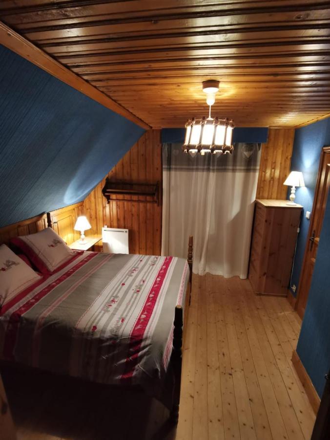 Authentique Chalet Vue Sur Le Lac Et Les Pistes Besse-et-Saint-Anastaise Exterior photo