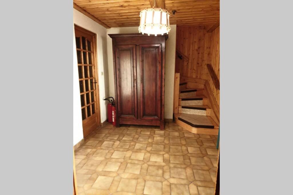 Authentique Chalet Vue Sur Le Lac Et Les Pistes Besse-et-Saint-Anastaise Exterior photo