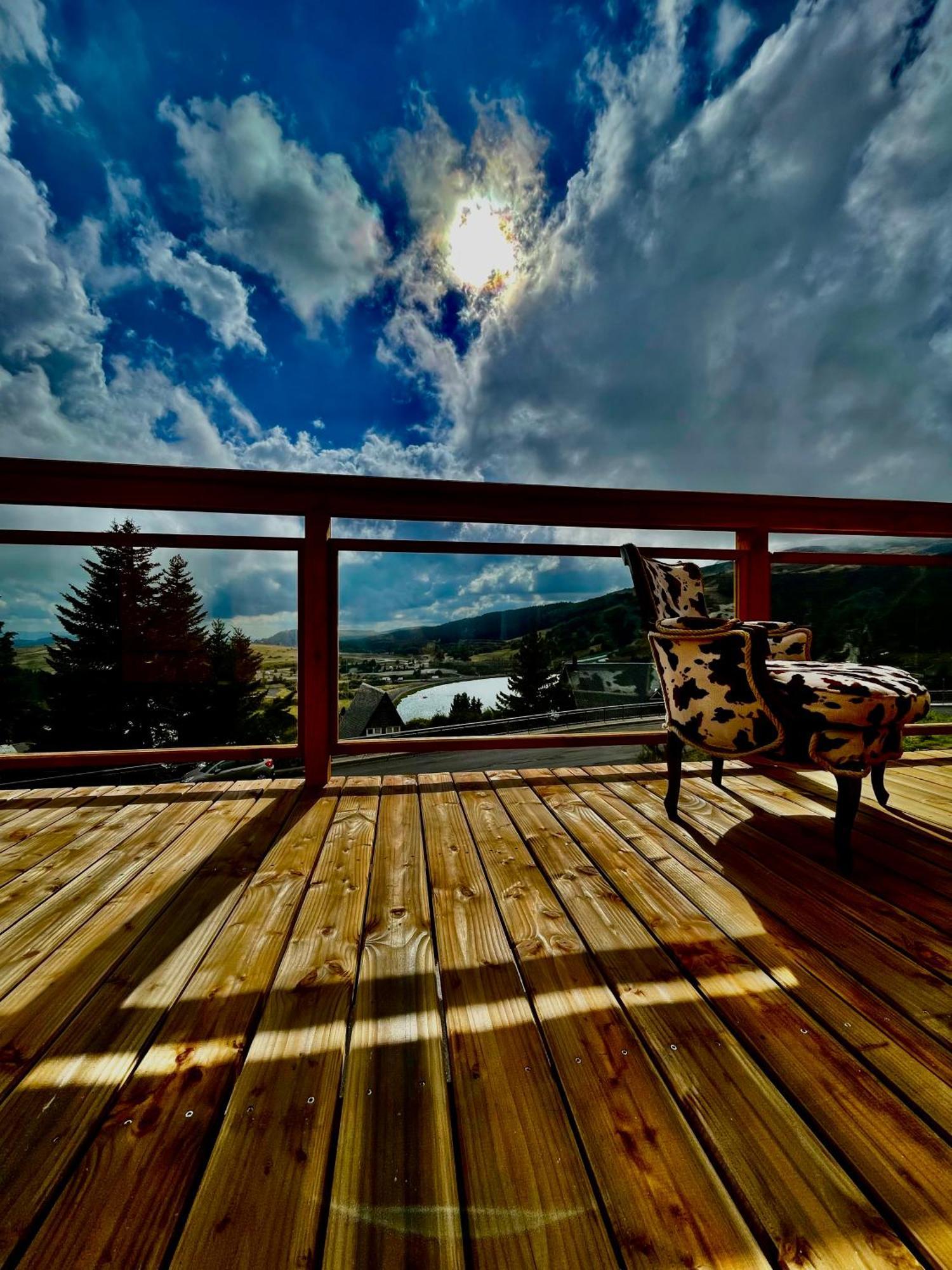 Authentique Chalet Vue Sur Le Lac Et Les Pistes Besse-et-Saint-Anastaise Exterior photo